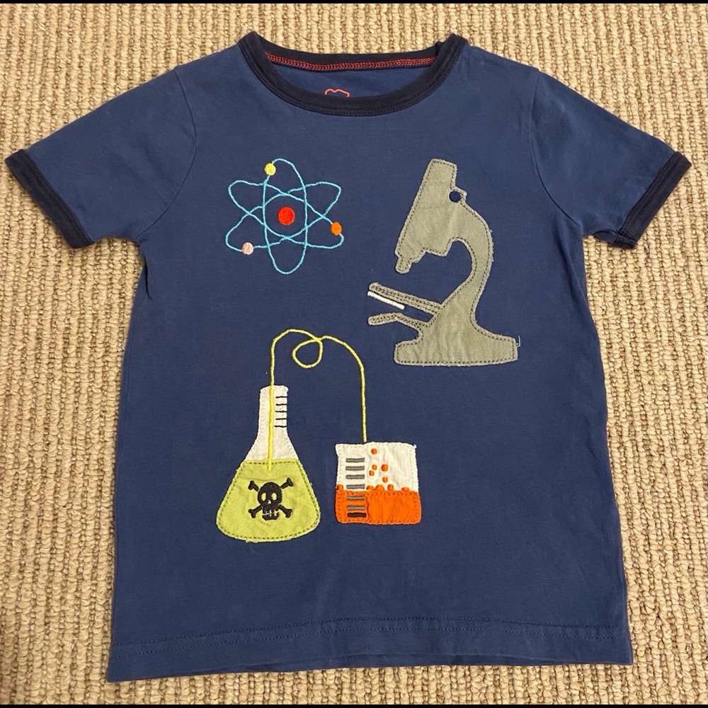 Mini Boden 2/3 science appliqué shirt